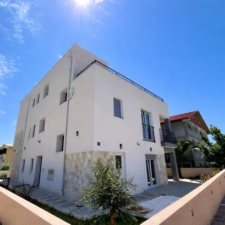 Noah With Rooftop Terrace And Sea View Vir